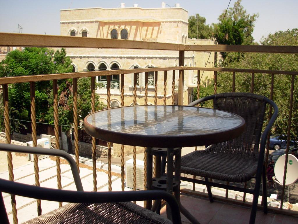 The Little House In Bakah Hotel Ierusalim Exterior foto